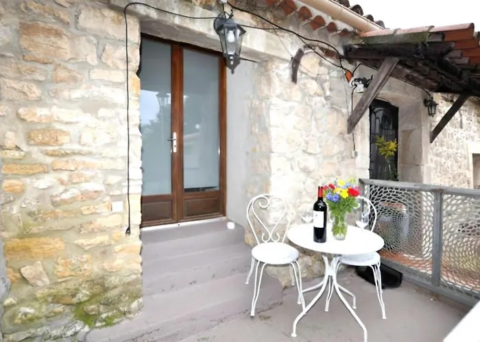 Holiday home Maison Piscine Proche *