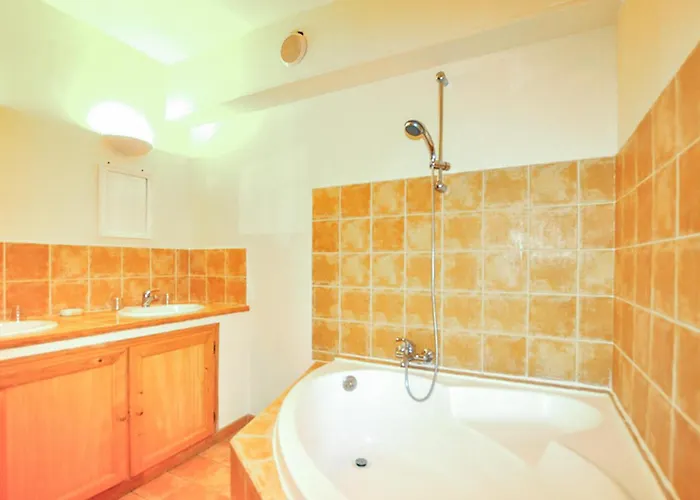 Maison Piscine Proche Holiday home *