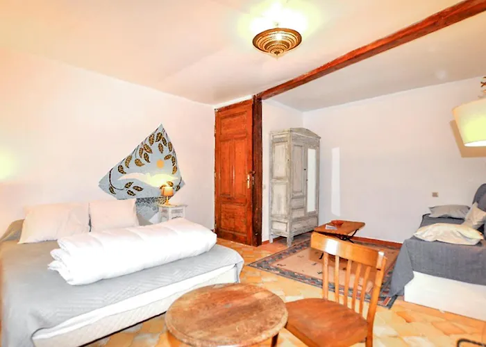 Holiday home Maison Piscine Proche *